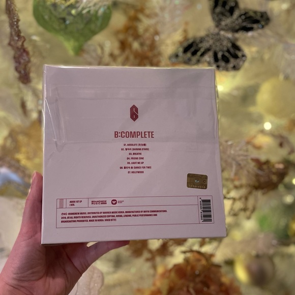 AB6IX Signed Debut Album - Picture 2 of 2